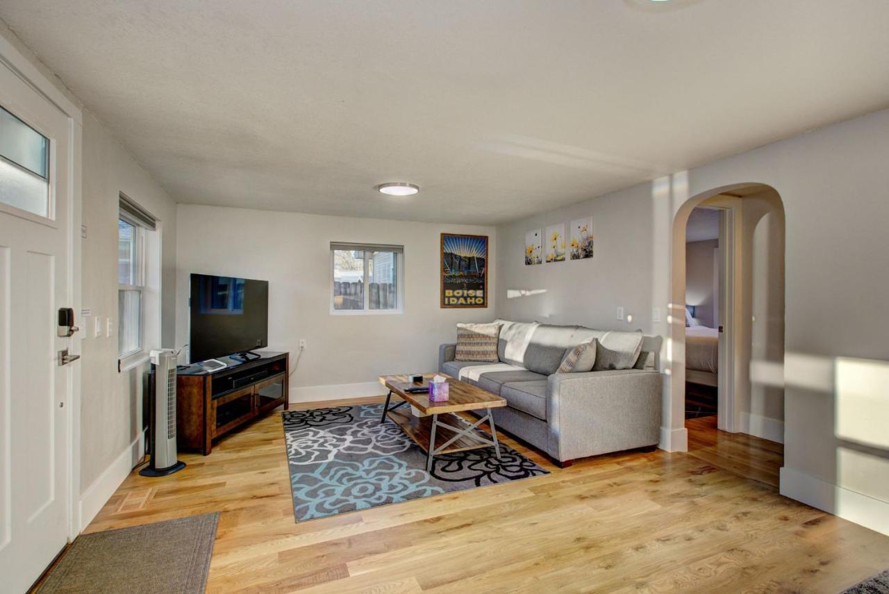 Little Blue Bungalow On Boise'S Bench, Pet Friendly, Fully Fenced Yard With Doggie Door! 2 Miles From Bsu, 5 Minutes From Downtown Boise, Desk And Workstation For Remote Workers, 2 Tv'S Large Walk-In Closet, Good For Mid-Term Stays Dış mekan fotoğraf
