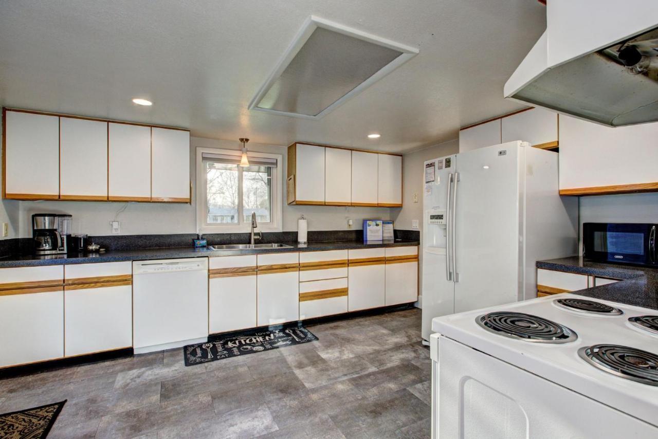 Little Blue Bungalow On Boise'S Bench, Pet Friendly, Fully Fenced Yard With Doggie Door! 2 Miles From Bsu, 5 Minutes From Downtown Boise, Desk And Workstation For Remote Workers, 2 Tv'S Large Walk-In Closet, Good For Mid-Term Stays Dış mekan fotoğraf