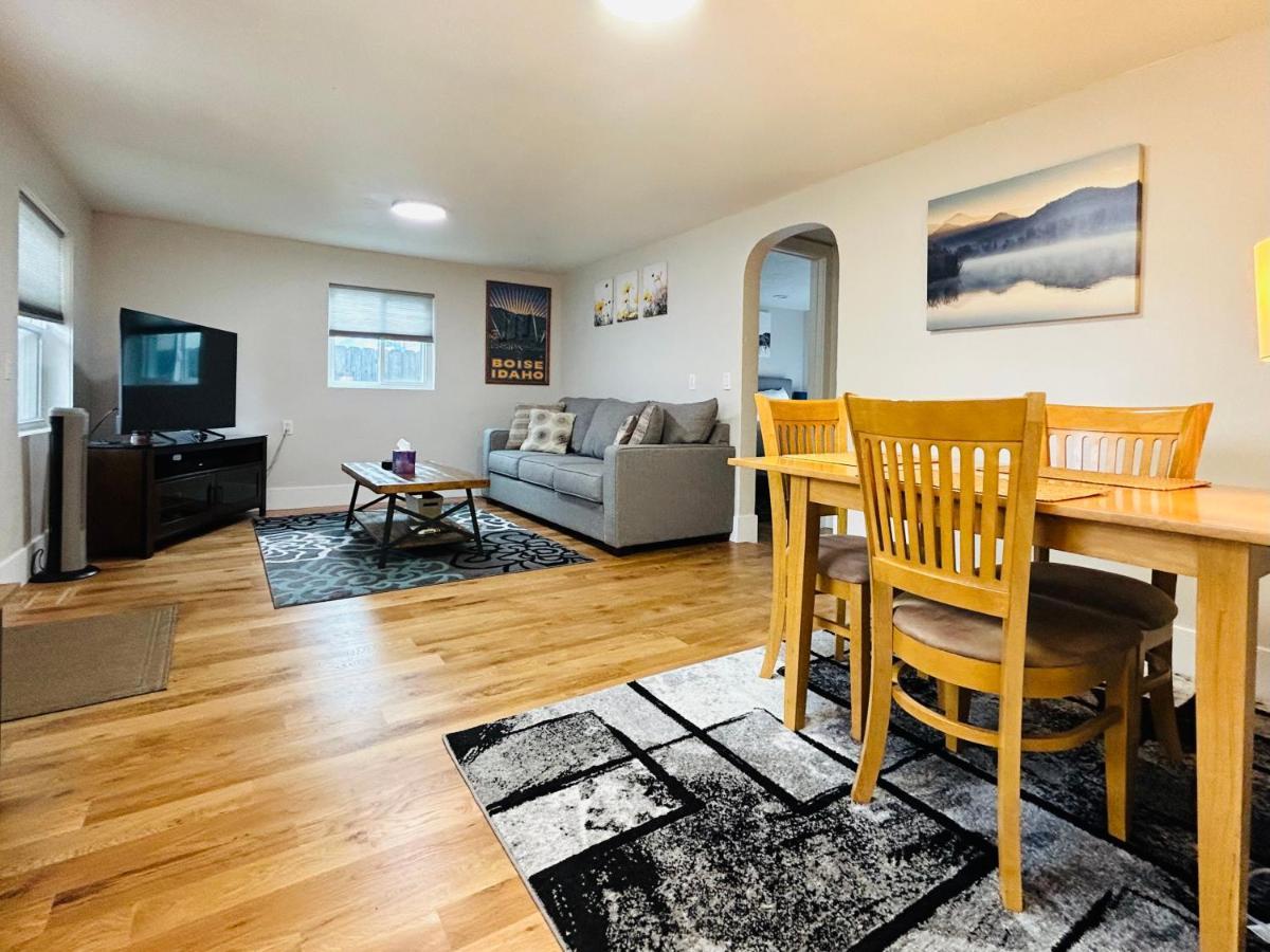 Little Blue Bungalow On Boise'S Bench, Pet Friendly, Fully Fenced Yard With Doggie Door! 2 Miles From Bsu, 5 Minutes From Downtown Boise, Desk And Workstation For Remote Workers, 2 Tv'S Large Walk-In Closet, Good For Mid-Term Stays Dış mekan fotoğraf