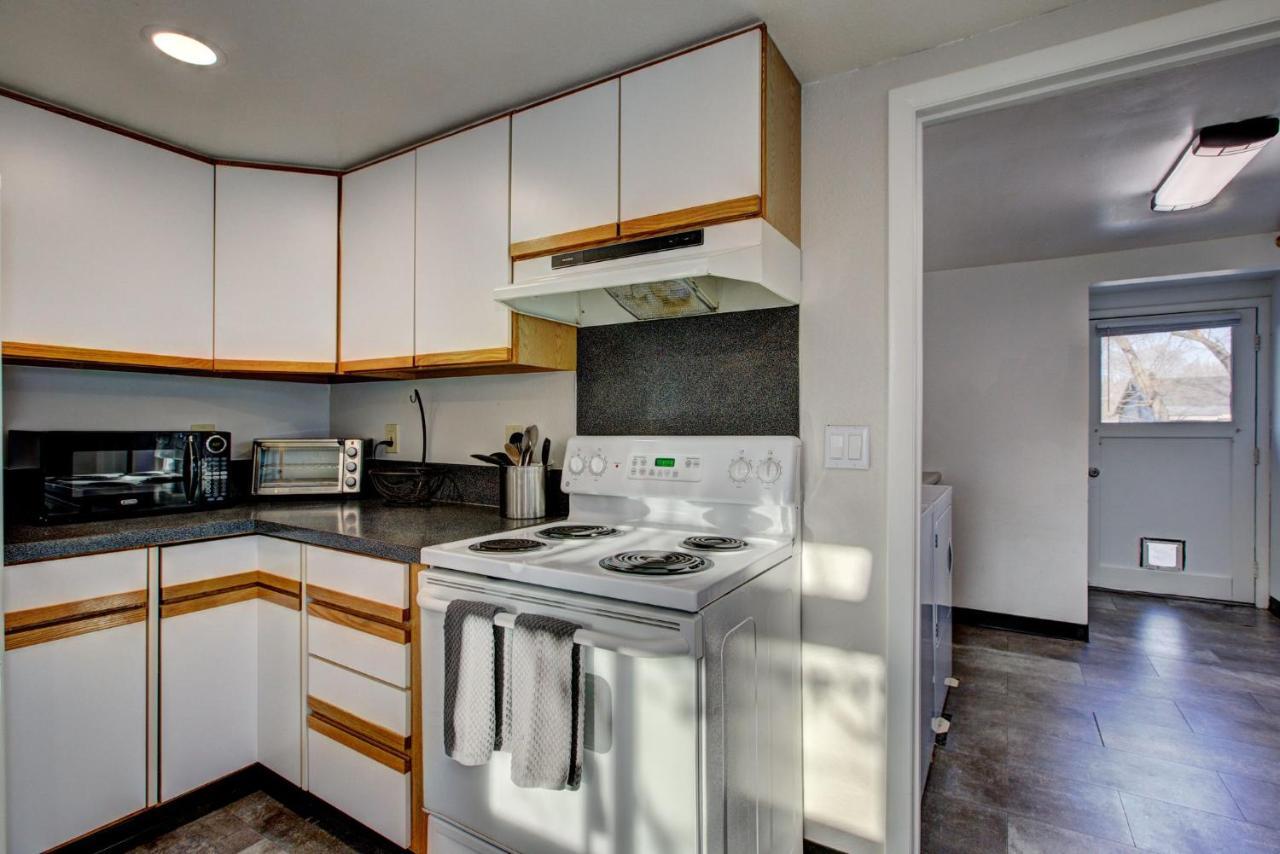 Little Blue Bungalow On Boise'S Bench, Pet Friendly, Fully Fenced Yard With Doggie Door! 2 Miles From Bsu, 5 Minutes From Downtown Boise, Desk And Workstation For Remote Workers, 2 Tv'S Large Walk-In Closet, Good For Mid-Term Stays Dış mekan fotoğraf