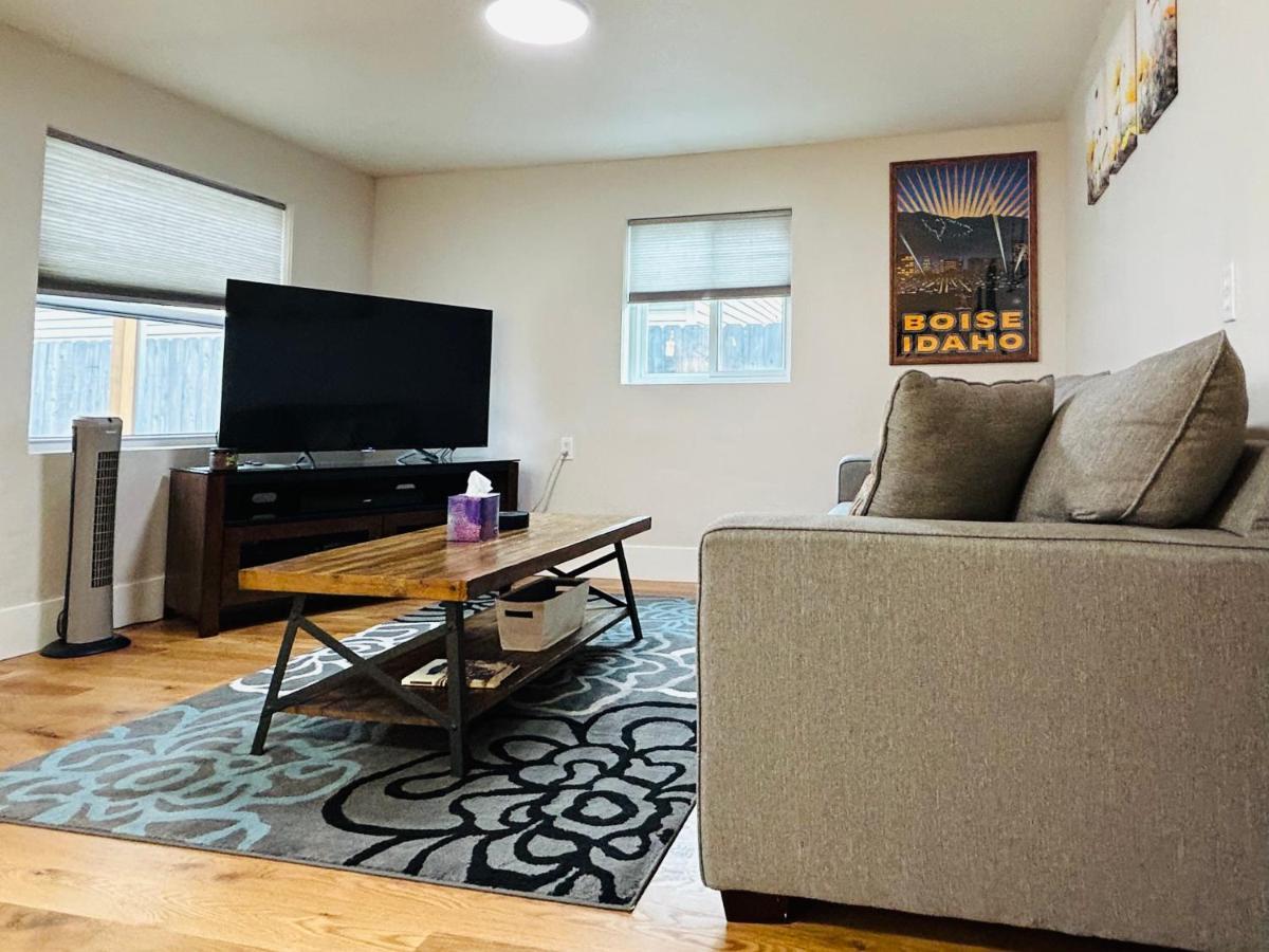 Little Blue Bungalow On Boise'S Bench, Pet Friendly, Fully Fenced Yard With Doggie Door! 2 Miles From Bsu, 5 Minutes From Downtown Boise, Desk And Workstation For Remote Workers, 2 Tv'S Large Walk-In Closet, Good For Mid-Term Stays Dış mekan fotoğraf