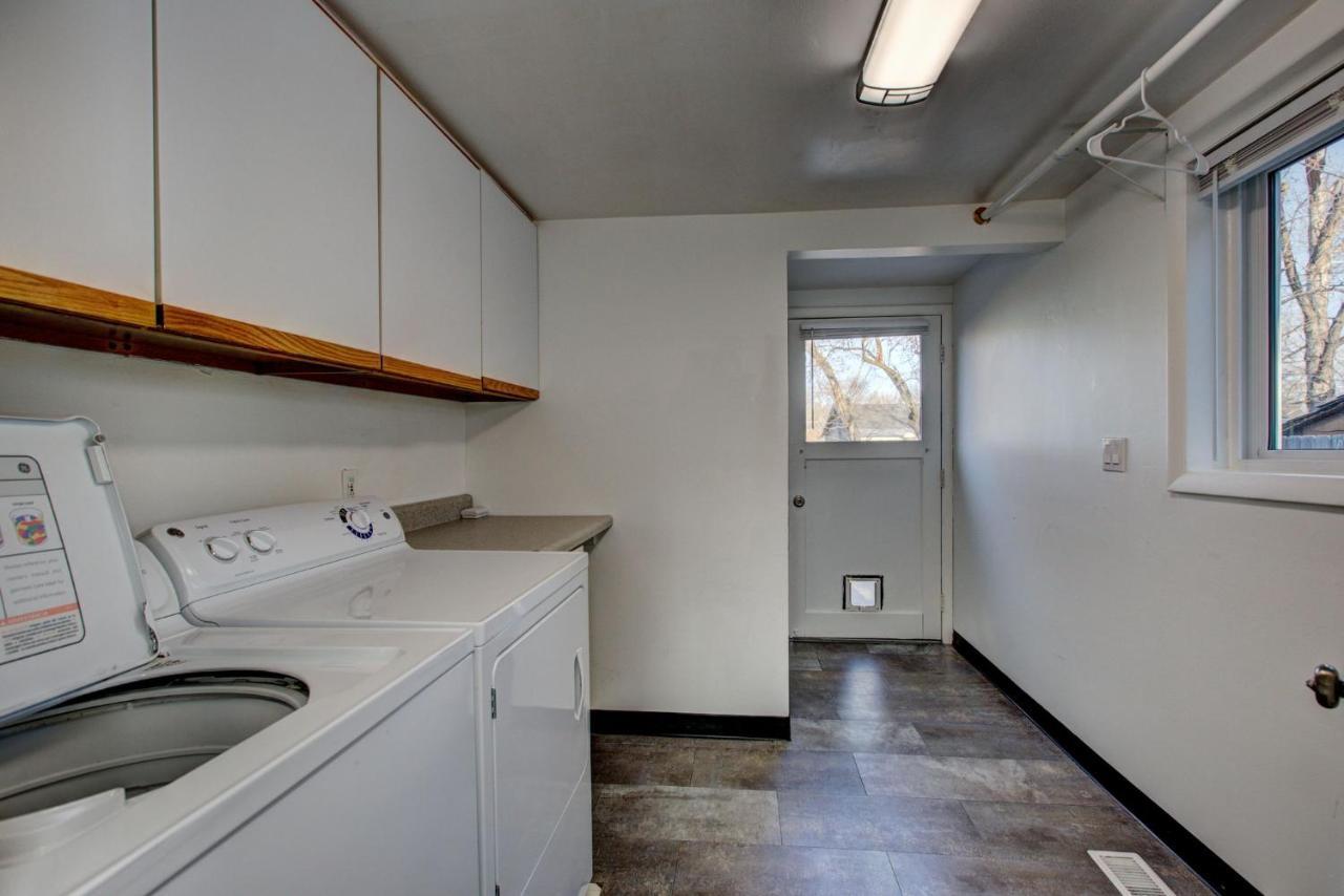 Little Blue Bungalow On Boise'S Bench, Pet Friendly, Fully Fenced Yard With Doggie Door! 2 Miles From Bsu, 5 Minutes From Downtown Boise, Desk And Workstation For Remote Workers, 2 Tv'S Large Walk-In Closet, Good For Mid-Term Stays Dış mekan fotoğraf