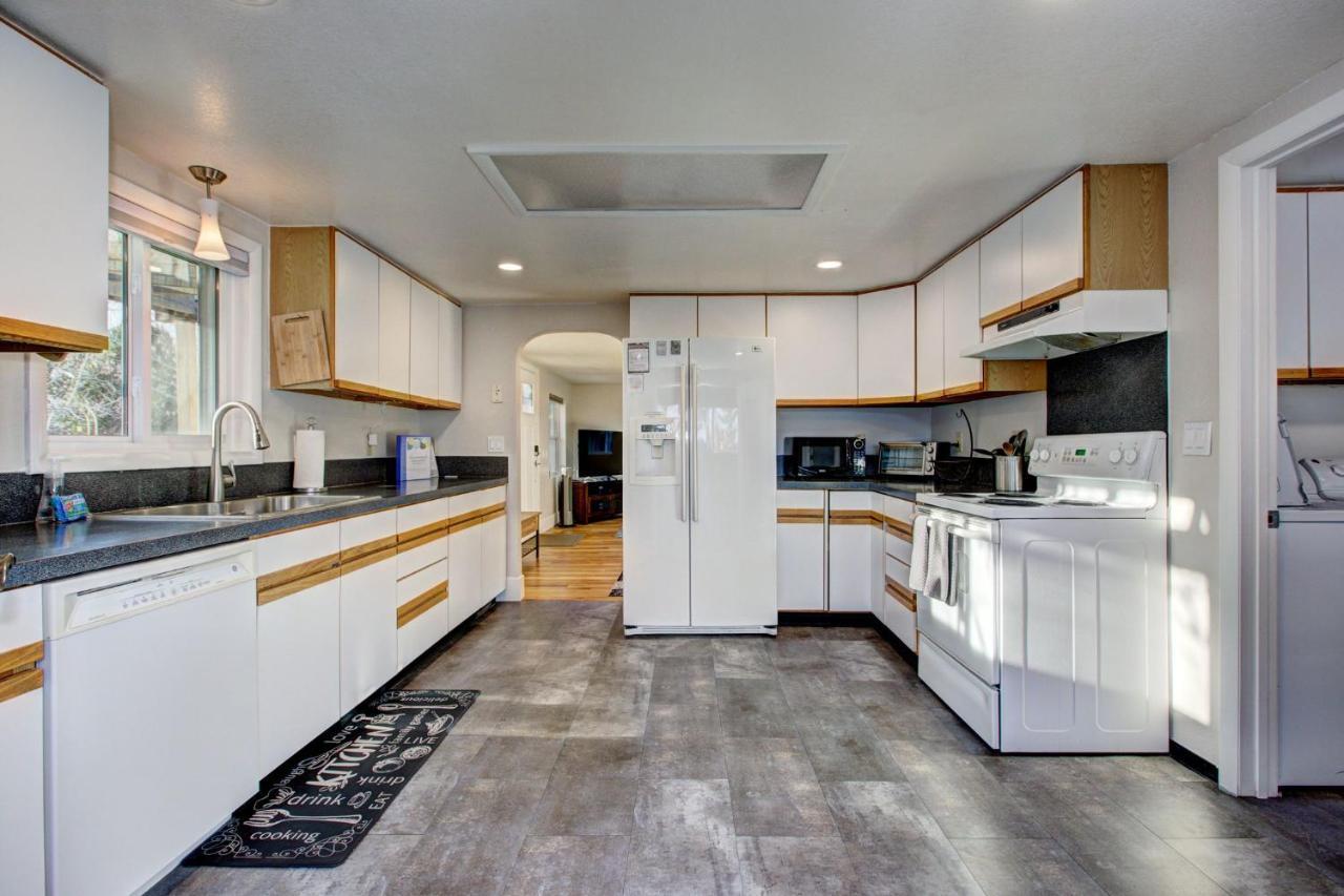 Little Blue Bungalow On Boise'S Bench, Pet Friendly, Fully Fenced Yard With Doggie Door! 2 Miles From Bsu, 5 Minutes From Downtown Boise, Desk And Workstation For Remote Workers, 2 Tv'S Large Walk-In Closet, Good For Mid-Term Stays Dış mekan fotoğraf