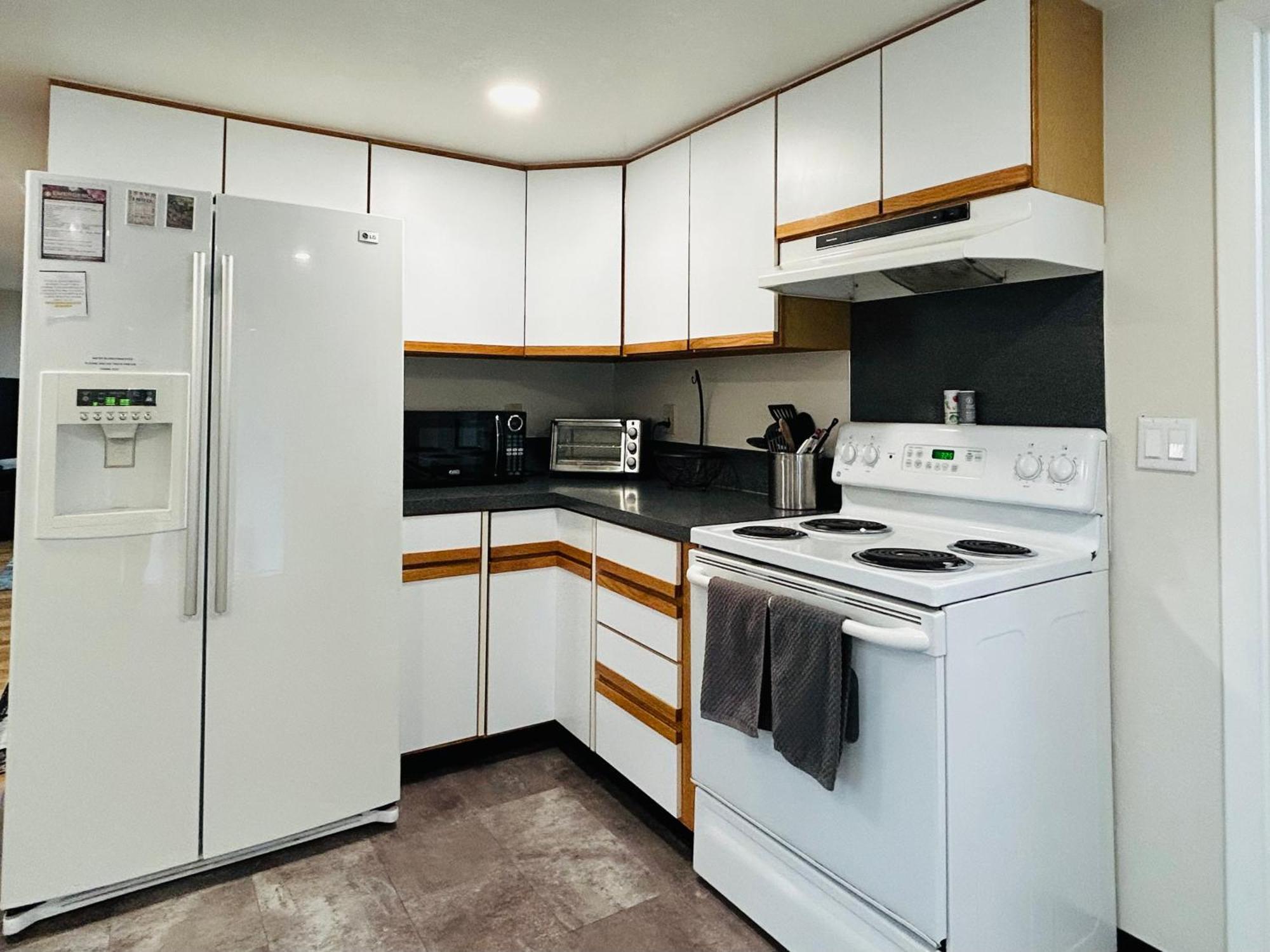 Little Blue Bungalow On Boise'S Bench, Pet Friendly, Fully Fenced Yard With Doggie Door! 2 Miles From Bsu, 5 Minutes From Downtown Boise, Desk And Workstation For Remote Workers, 2 Tv'S Large Walk-In Closet, Good For Mid-Term Stays Dış mekan fotoğraf