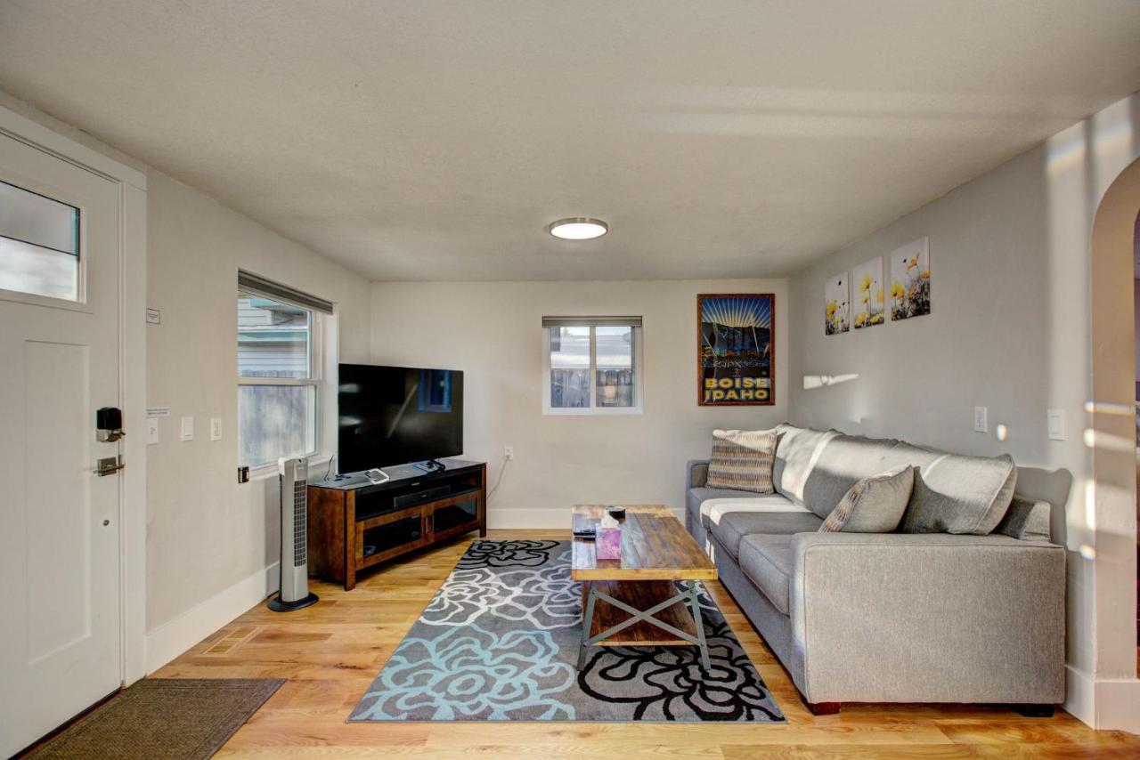 Little Blue Bungalow On Boise'S Bench, Pet Friendly, Fully Fenced Yard With Doggie Door! 2 Miles From Bsu, 5 Minutes From Downtown Boise, Desk And Workstation For Remote Workers, 2 Tv'S Large Walk-In Closet, Good For Mid-Term Stays Dış mekan fotoğraf