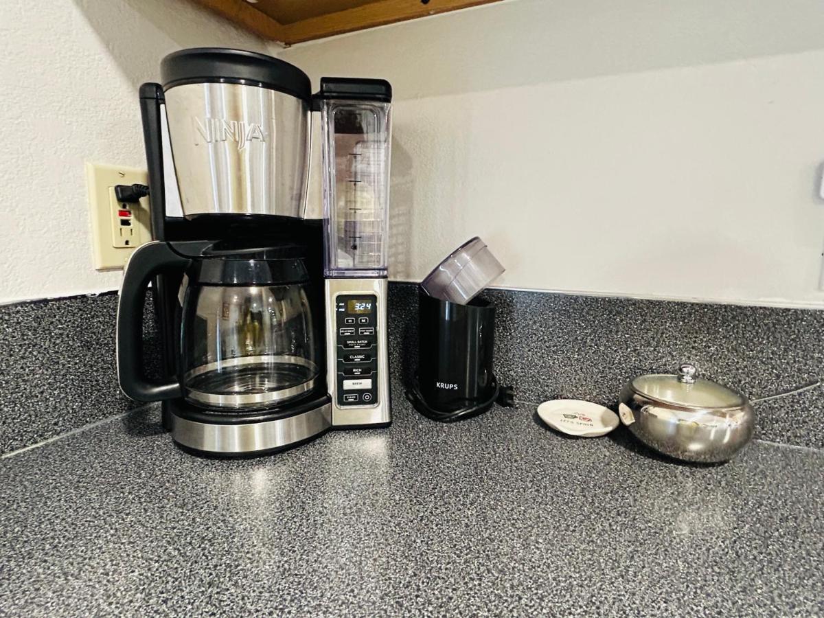 Little Blue Bungalow On Boise'S Bench, Pet Friendly, Fully Fenced Yard With Doggie Door! 2 Miles From Bsu, 5 Minutes From Downtown Boise, Desk And Workstation For Remote Workers, 2 Tv'S Large Walk-In Closet, Good For Mid-Term Stays Dış mekan fotoğraf